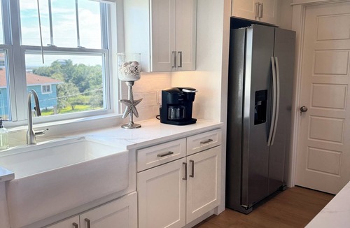 Shoreline Park House | Get A.way Bayou in Shoreline Park. We are ready! Are you? Let’s Cruise the Coast