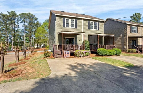 Auburn - Opelika Villa | Getaway on Gatewood-1K, 1Q, 2.5 bath, parking, 5 min to AU, I-85, Games