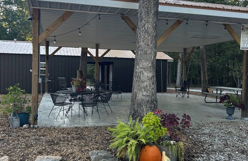 Mountain View RV Rental | Glamping tent with hot tub and AC for a relaxing getaway
