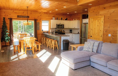 Empire Cabin | Glen Arbor, MI - Walk to Town ~ Home Theater ~ Pool Table ~ Bonfire