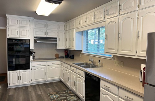 Longview House | Glencrest: Charming Home in the Heart of Longview!