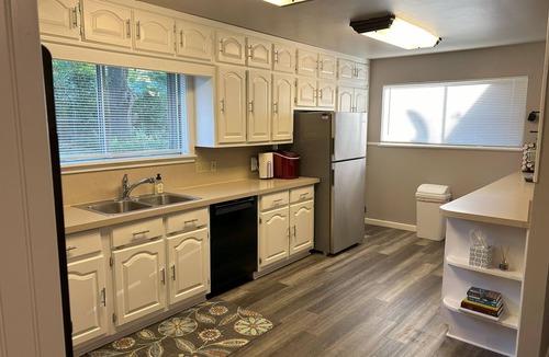 Longview House | Glencrest: Charming Home in the Heart of Longview!