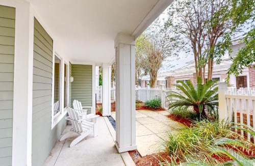 Baytowne Wharf House | Golf-and-beach resort condo with on-site pools grills hot tub & tennis