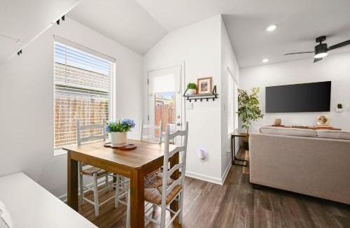 Gonzales House | Gonzales Work+Stay House near HWY 30/44 & I-10