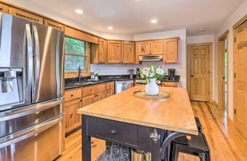 Ranger Cabin | Good 2 View Mountain Views Game Room Sleeps 12