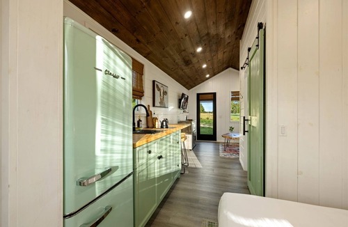 Lake City Cabin | Gorgeous and Modern Cabin near Poe Springs Park, Perfect for a Weekend in Nature