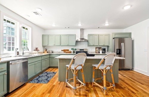 Auburn House | Gorgeous Auburn Getaway! BRAND NEW 3Bed/3Bath