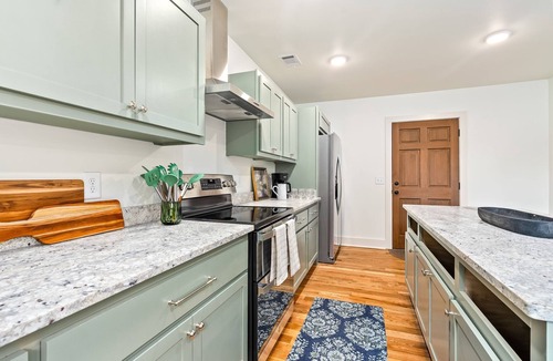 Auburn House | Gorgeous Auburn Getaway! BRAND NEW 3Bed/3Bath