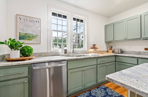 Auburn House | Gorgeous Auburn Getaway! BRAND NEW 3Bed/3Bath