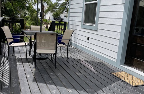 Biloxi House | Gorgeous beach view, private balcony suites