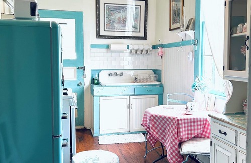 Metairie House | Gorgeous French, Artsy 6BR/3BA Versailles, Streetcar, French Quarter, Dollhouse!