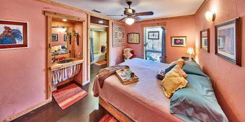 Van Zandt County House | Gorgeous Multi-Unit Cabin Rental for Larger Groups Nestled in the Trees for an Unforgettable Getaway in Nature in Ben Wheeler, Texas