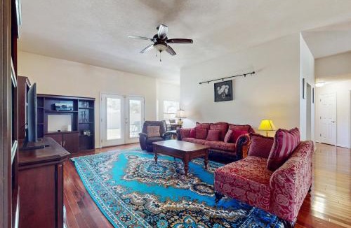 Ono Island House | Gorgeous pet friendly coastal home with plenty of space and easy beach access