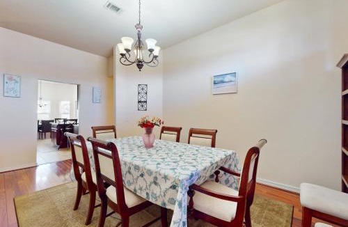 Ono Island House | Gorgeous pet friendly coastal home with plenty of space and easy beach access