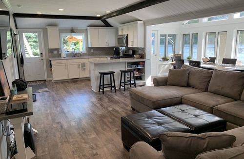 Newaygo Cottage | Gorgeous renovated cottage on Croton Pond