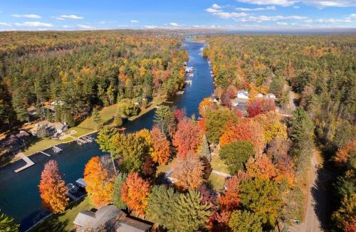 Rapid City House | Gorgeous Torch River 3BDR Home Minutes to the Sandbar 8015