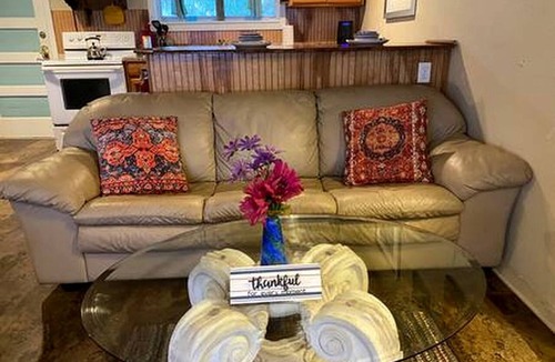 Seville Cabin | Gorgeous Waterfront Studio Cabin Rental on Lake George near Palm Coast, Florida