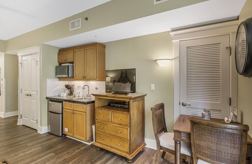 Baytowne Wharf Condo | Grand Comfort: 2 BR w/Golf Cart & Bay Views at Sandestin Golf and Beach Resort!