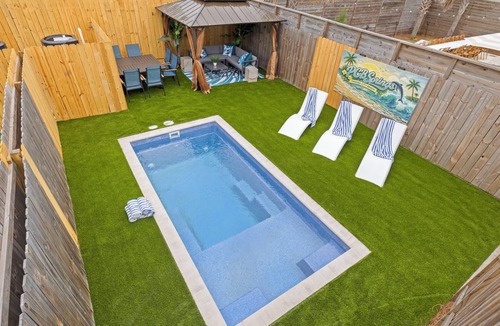 Holiday Beach House | Grand Duplex: 2 Private Pools, 8 Themed Rms, Beach, Xbox Walls, Arcades