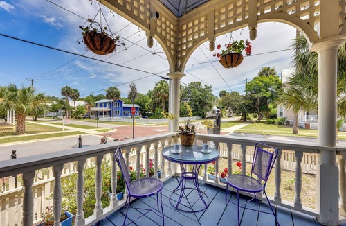 Palatka House | 'Grand Gables' Home: 1 Block to St Johns River!