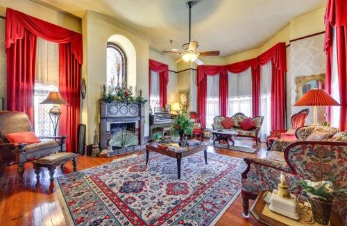 Palatka House | 'Grand Gables' Home: 1 Block to St Johns River!