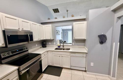 Florida Pines House | Grand Superior Pines 3BR Pool Home near Disney