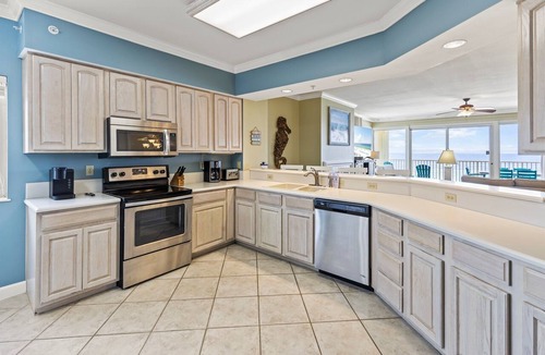 Bel Air Condo | Grande Surf Club 7E Private Beachfront Luxury Sleeps 8