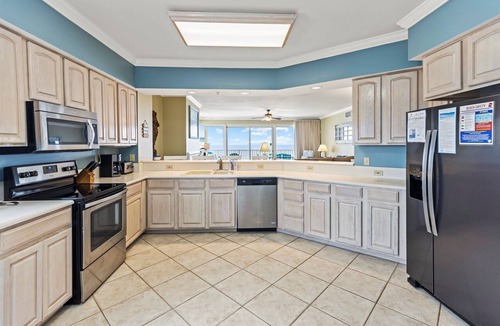 Bel Air Condo | Grande Surf Club 7E Private Beachfront Luxury Sleeps 8