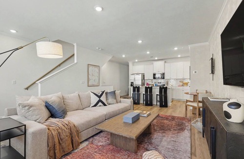 East Side House | Grant & Groove: Where timeless design meets the rhythm of ATL.