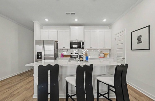 East Side House | Grant & Groove: Where timeless design meets the rhythm of ATL.