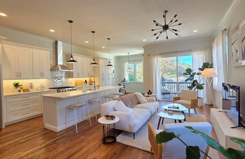 East Side House | Grant Park Retreat - Steps to Zoo, & Great Eats