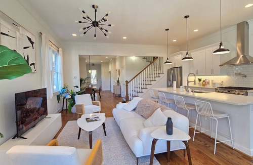 East Side House | Grant Park Retreat - Steps to Zoo, & Great Eats