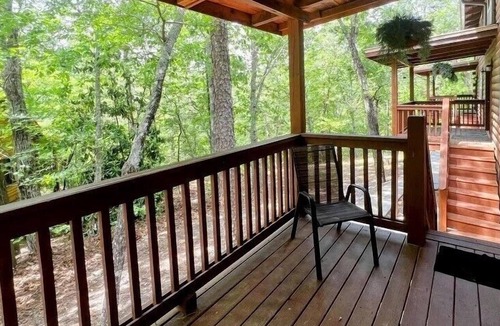 Pine Mountain Cabin | Great cabin with a warm and cozy mountain feel
