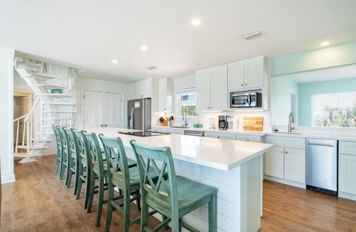 Villa Primera House | Great Gulf Front Family Home! Perfect for Intimate Weddings | Pet Friendly