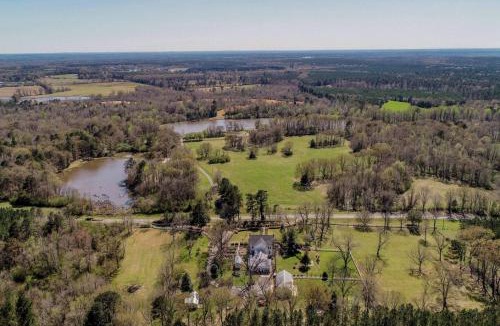 Clinton House | Greek Revival 8br/6.5b w/Kitchen-35 Min to U of Alabama!