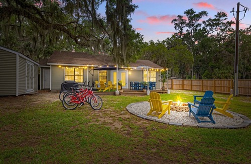 Port Royal House | Gritz & Giggles, Southern Charm Meets Belly Laughs! Close to Parris Island
