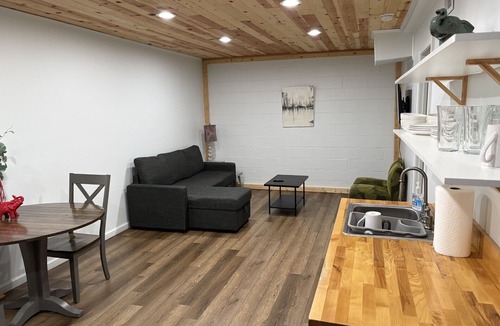 Northport Apartment | Guest Suite in Northport Downtown