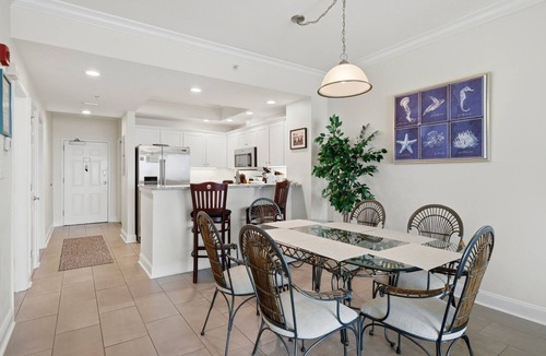 Gulf Shores Condo | GULF BEACH FRONT, ‘Beach Chic' Crystal Shores 806 ON THE WATER