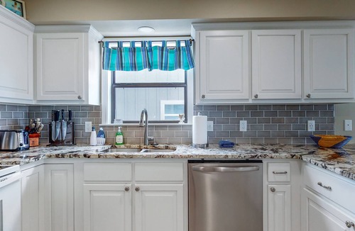 Gulf Shores House | Gulf Front House on W. Beach, 4/3 Bath With Pool, Sleeps 12, Pet Friendly!