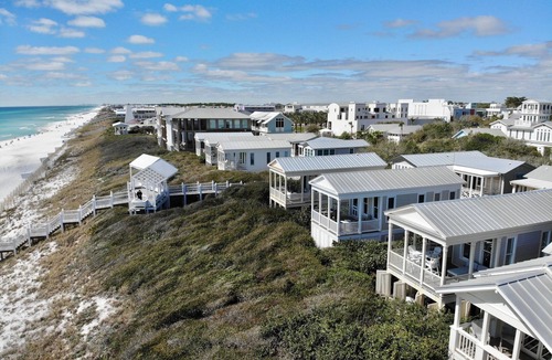 Seaside House | Gulf Front Seaside Iconic Honeymoon Cottage