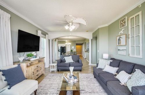 Gulfport Apartment | Gulfport Oceanfront Vacation Rental: Walk to Beach