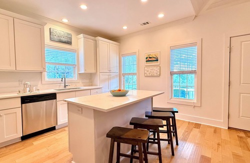 Tybee Island House | Gypsy Mariner - Tybee Is. Private Spa, Shuffleboard, 3 Kings, 1 Queen Sleeper