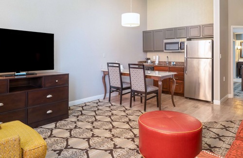 Arts/Warehouse District Hotel | Hampton Inn & Suites New Orleans Convention Center