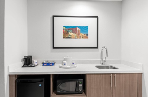 Northwest Pensacola Hotel | Hampton Inn & Suites Pensacola/I-10 Pine Forest Road
