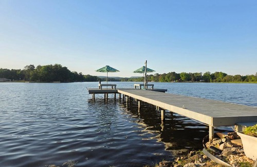 Ashville House | Happy Dock Hideaway