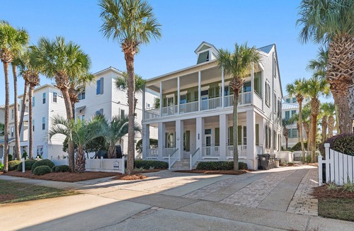 Frangista Beach House | Happy Go Lucky Pool Near Beach Free Beach Chairs Bikes Beach Gear Walkable