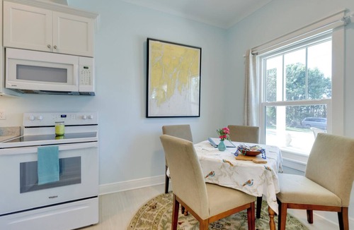 Biloxi Apartment | Harbor Oaks Haven: Walk to Front Beach & Downtown!