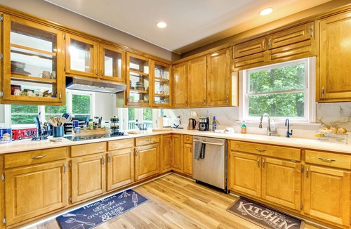 Stockbridge House | Harps Lake Family Retreat on 3 Private Acres