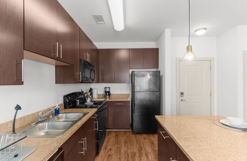 Five Points South Apartment | ~Heart of BHM:Fully Equipped 2BR Unit W/Gym&Pool~