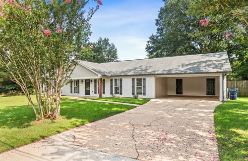 Northport House | Hearth House 4BR 3.5 miles to Bryant-Denny Stadium